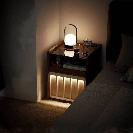 Mesita de noche moderna de madera con luces