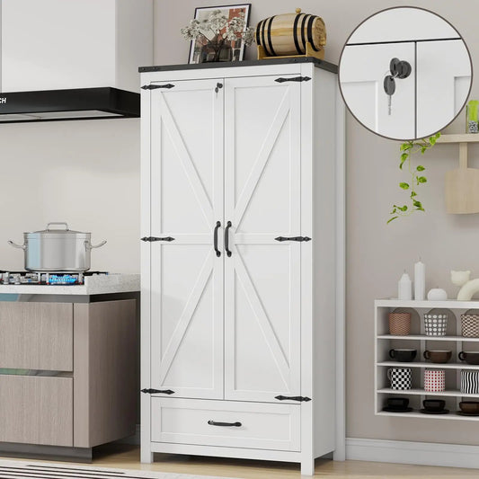 Despensa alta de cocina estilo granja con puerta
